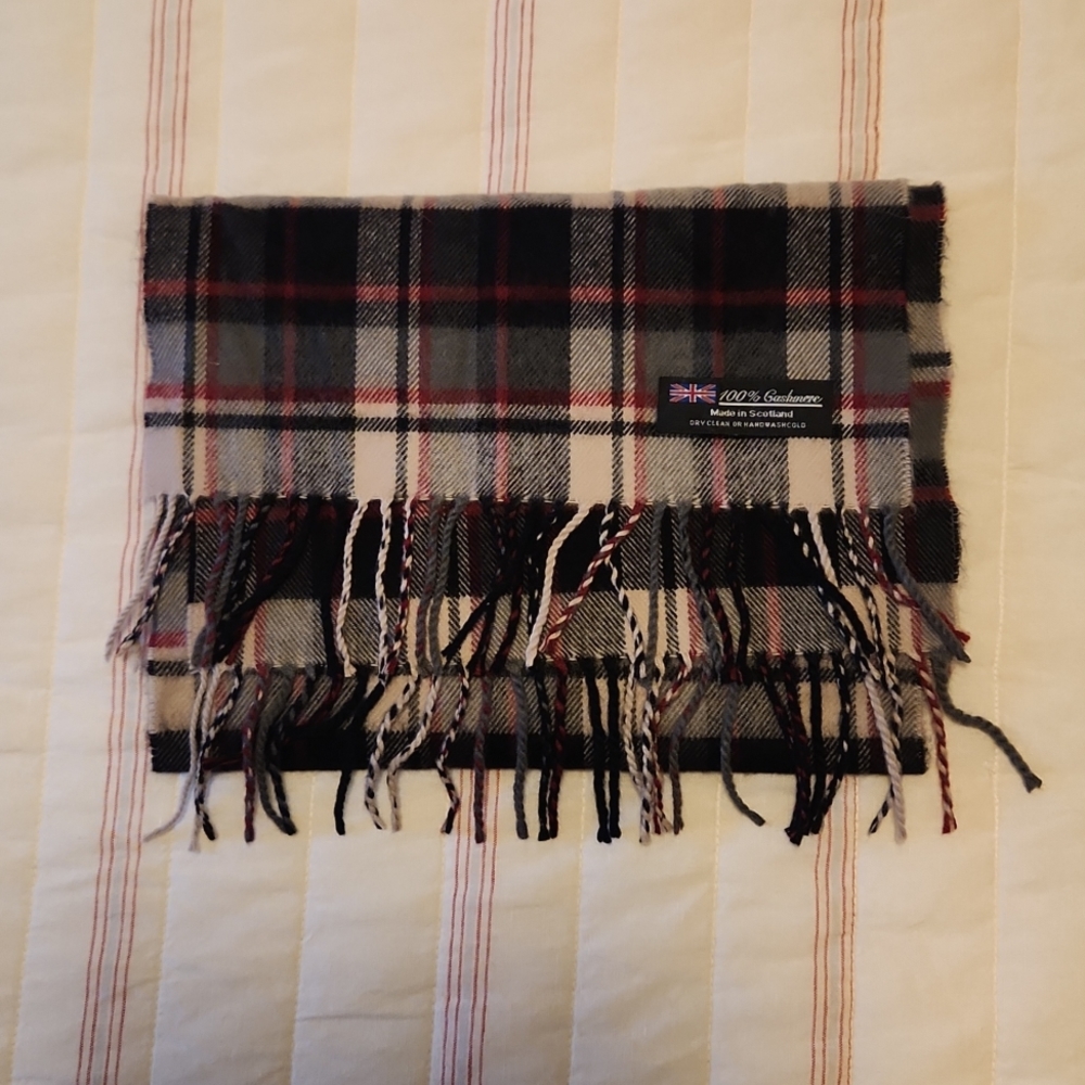 Black and red plaid cashmere scarf